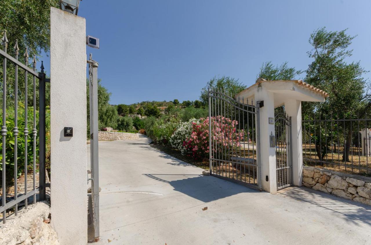 Case Vacanza Fracarluccio Mattinata Exterior photo